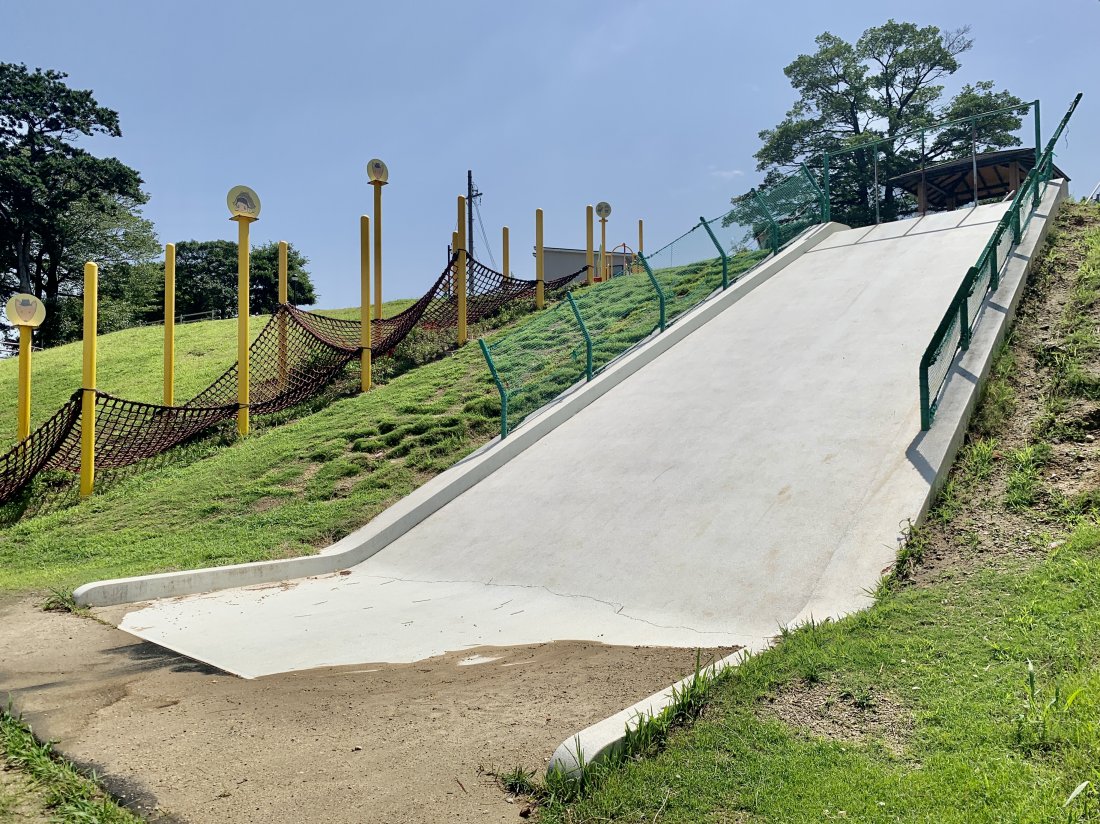 七 本 木 池 公園