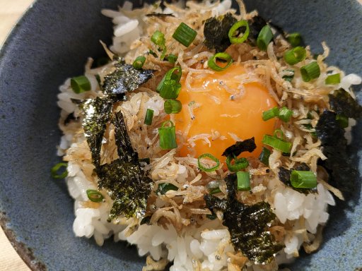 SNSで大バズり！ドンキの「卵かけ風ご飯のタレ」が考えさせ