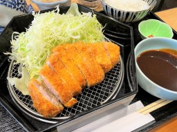 「とんかつ はね馬」のボリューム満点「ロースかつ定食」が最高だった！