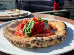 【開店】トマト農家の本気ピザ「TAKASHI'S PIZZA」が美浜町に2/3(土)オープン