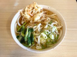 大府市で知らない人はいない!?地元民に愛される絶品うどん「山喜うどん」で満足ランチ