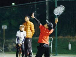 基礎力アップから全国大会を目指すコースまで！東海市のテニススクール「スポルトテニスアカデミー」／ちたまる広告
