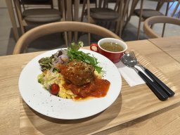 地元産の新鮮野菜を使用！5/1(木)オープンの東海市創造の杜交流館「KonoMachi Cafe」でランチ／ちたまる広告