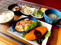 【開店】日替わりランチはメインが2種類！「cafe食堂Kuu」が阿久比町に7/14(月)オープン