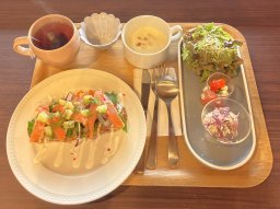 「知多クールサーモン」がお洒落ランチで登場！知多市「KonoMachi Cafe」でオープンサンドを実食