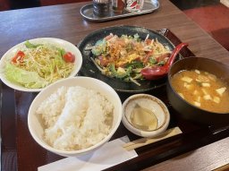 名鉄太田川駅すぐの高コスパランチが復活！釜焼きピッツァや鉄板焼も楽しめる「はるばる」へ行ってみた