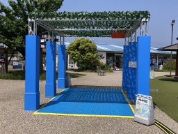 これからの暑い季節にピッタリ！イオンモール常滑に期間限定で「パレット噴水＆びっくりバケツ」が登場