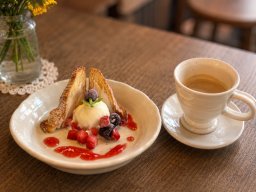【開店】アンティーク家具が並ぶ店内でコーヒーと焼き菓子が楽しめる！「CafeギャラリーAgui」が6/1(月)阿久比町でリニューアルオープン