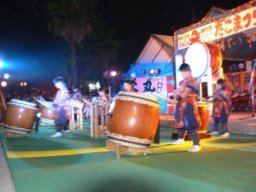 花火のほか子どもたちの太鼓にダンス披露も！「日間賀島たこ祭り」サンライズビーチで8/12(水)開催