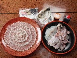 篠島天然トラフグ鉄刺・河豚鍋セット(から揚げ用サバふぐ付き)【クール(冷蔵)便】